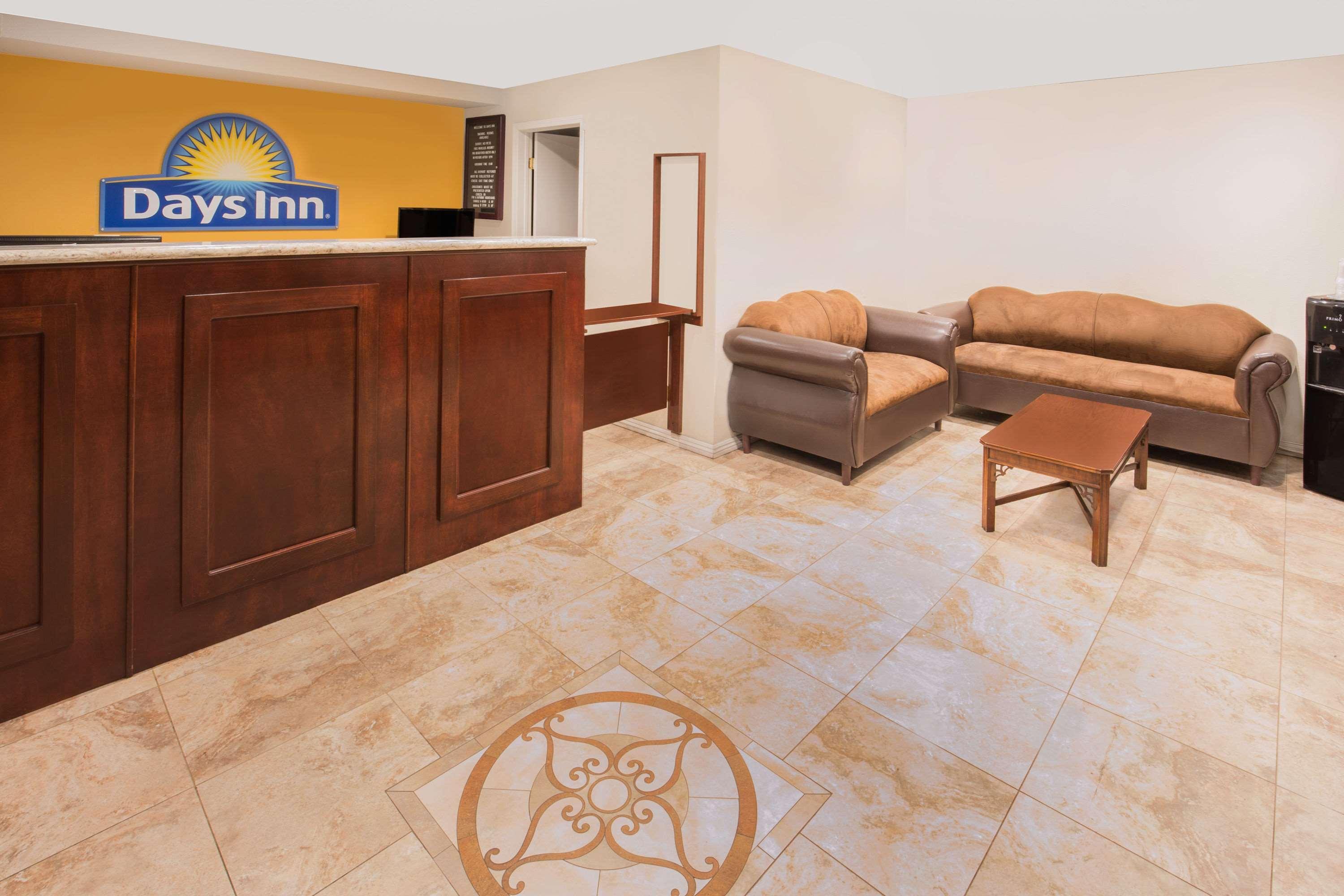 Days Inn By Wyndham Ontario Airport Экстерьер фото