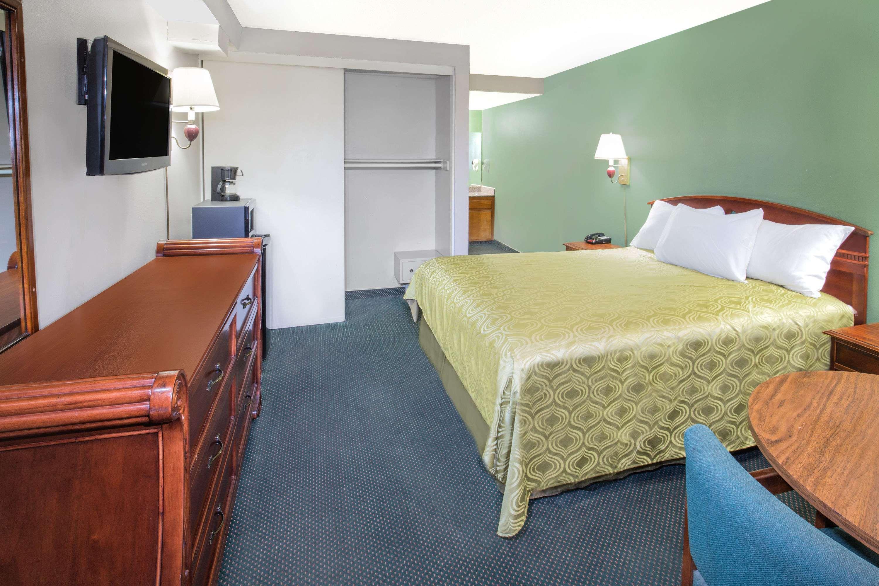 Days Inn By Wyndham Ontario Airport Экстерьер фото