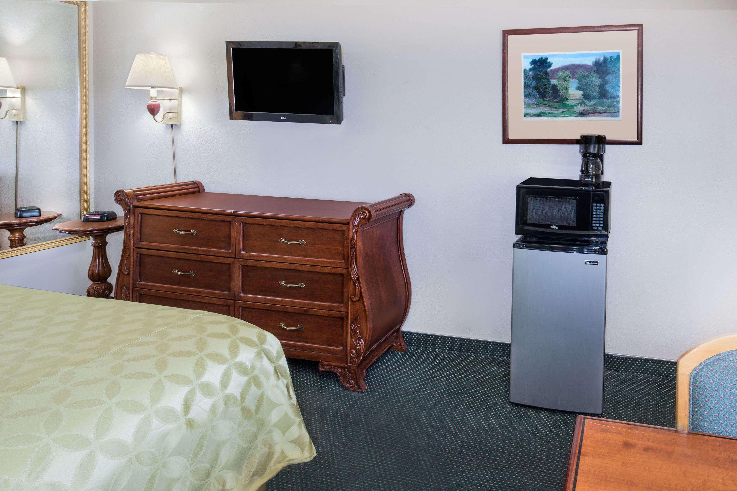 Days Inn By Wyndham Ontario Airport Экстерьер фото