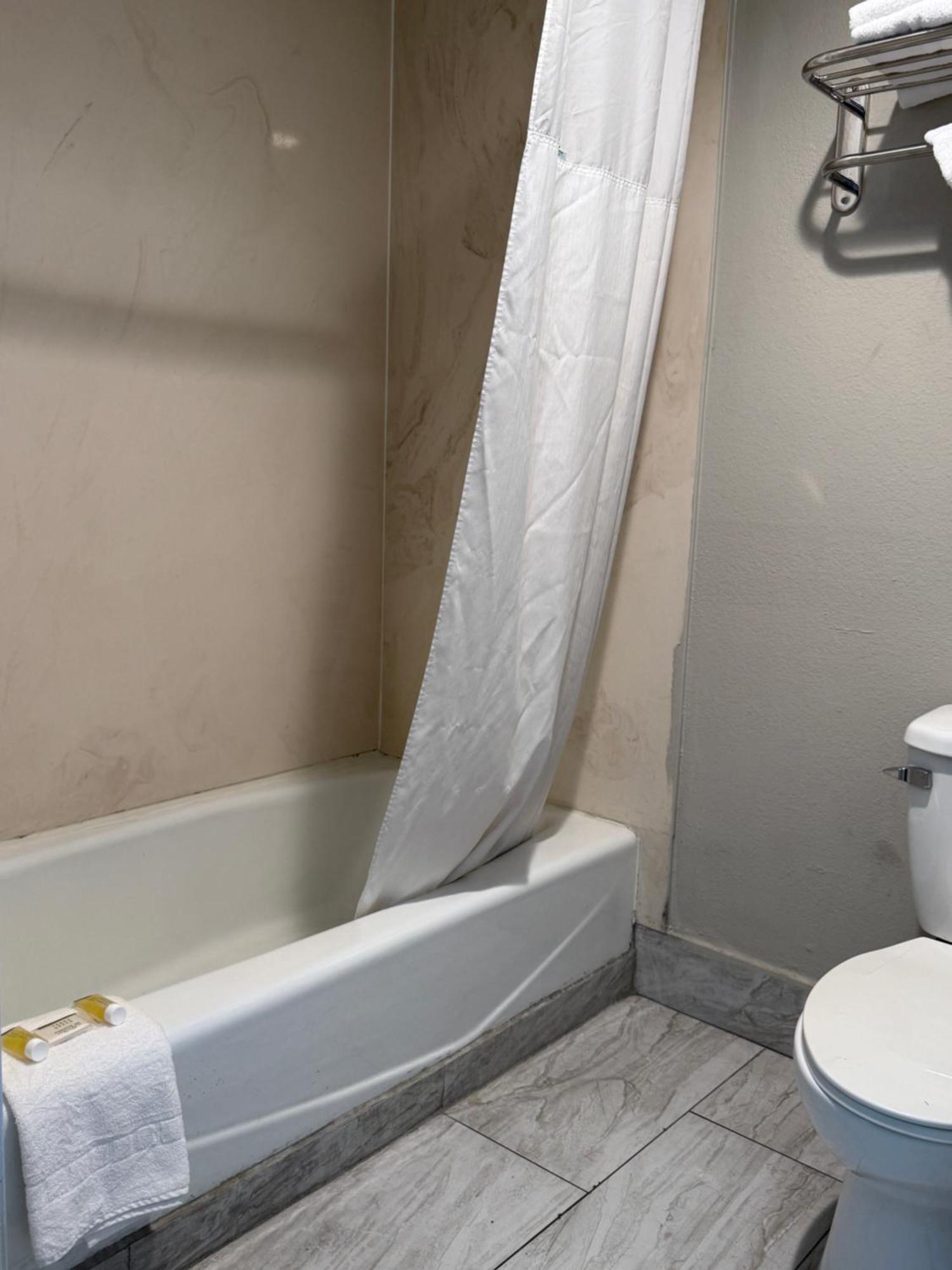 Days Inn By Wyndham Ontario Airport Экстерьер фото