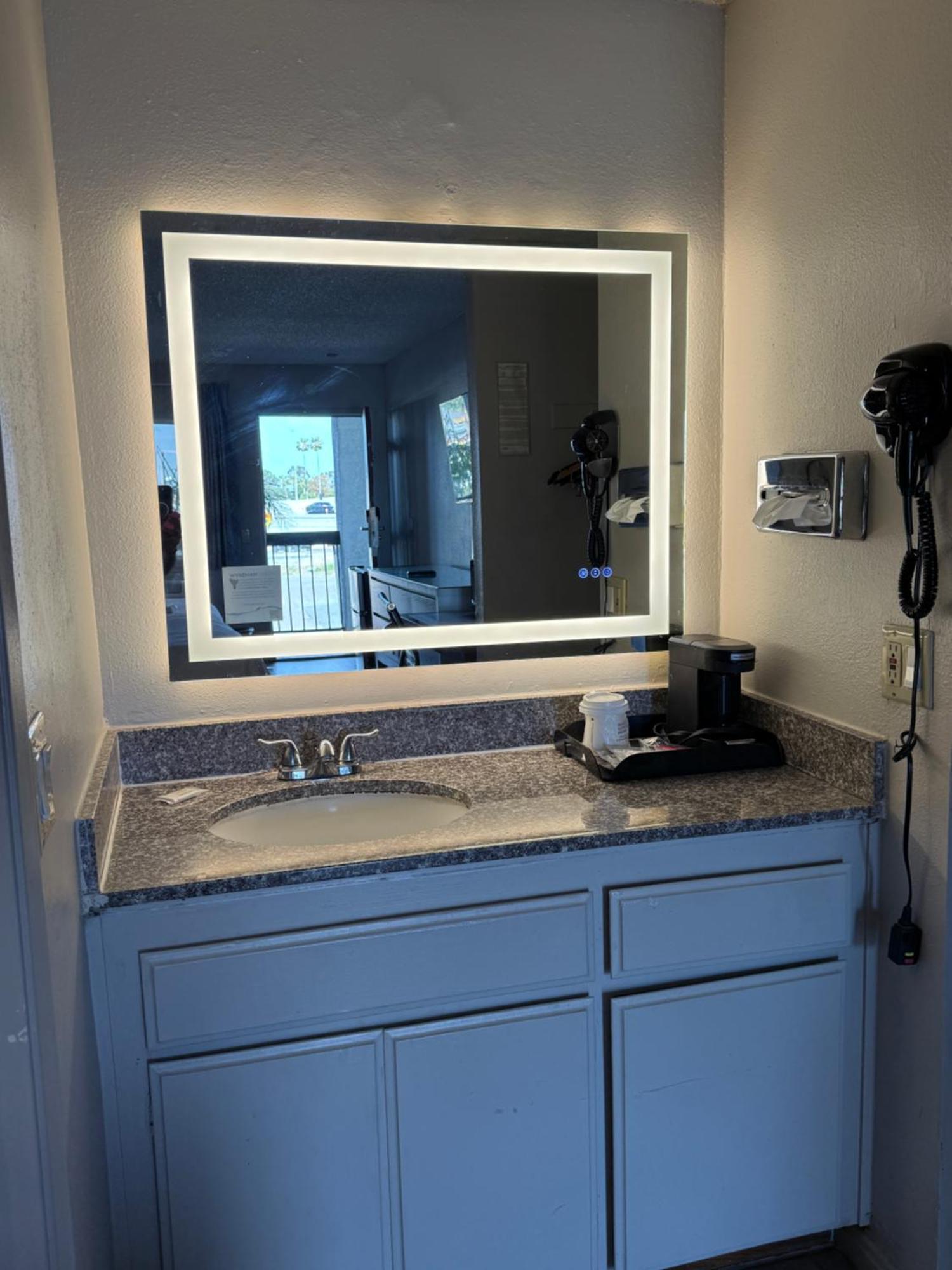 Days Inn By Wyndham Ontario Airport Экстерьер фото