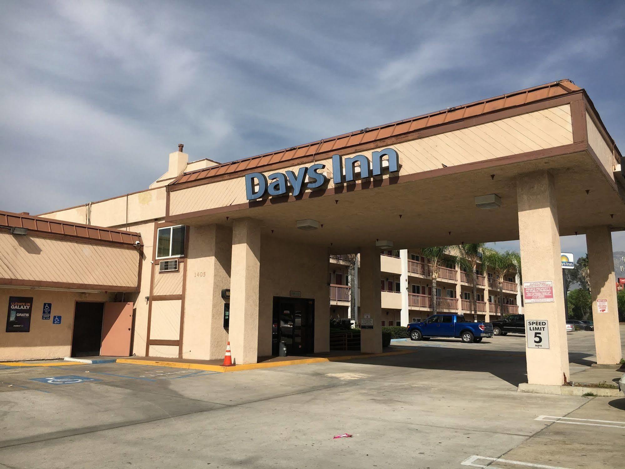 Days Inn By Wyndham Ontario Airport Экстерьер фото